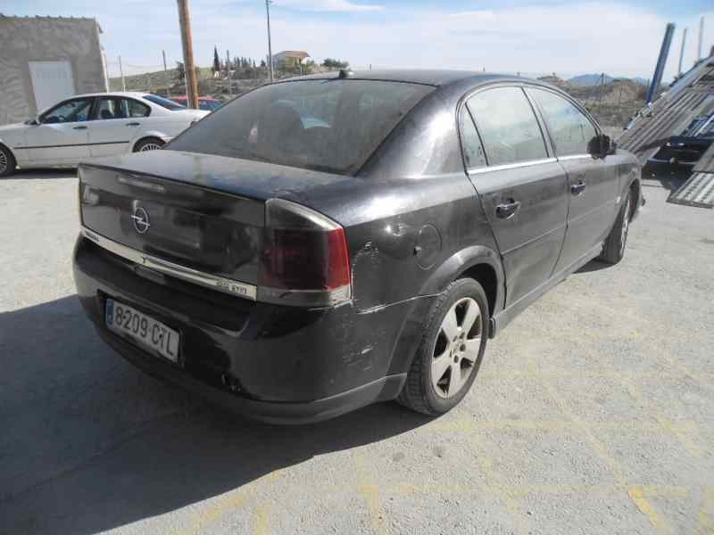 opel vectra c berlina del año 2004