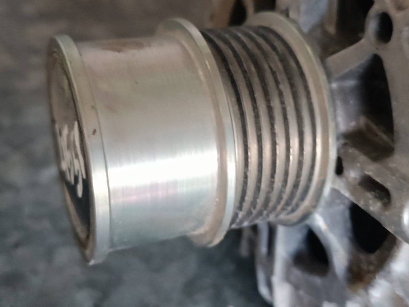 Recambio de alternador para seat arona referencia OEM IAM 05E903026Q VALEO 140A