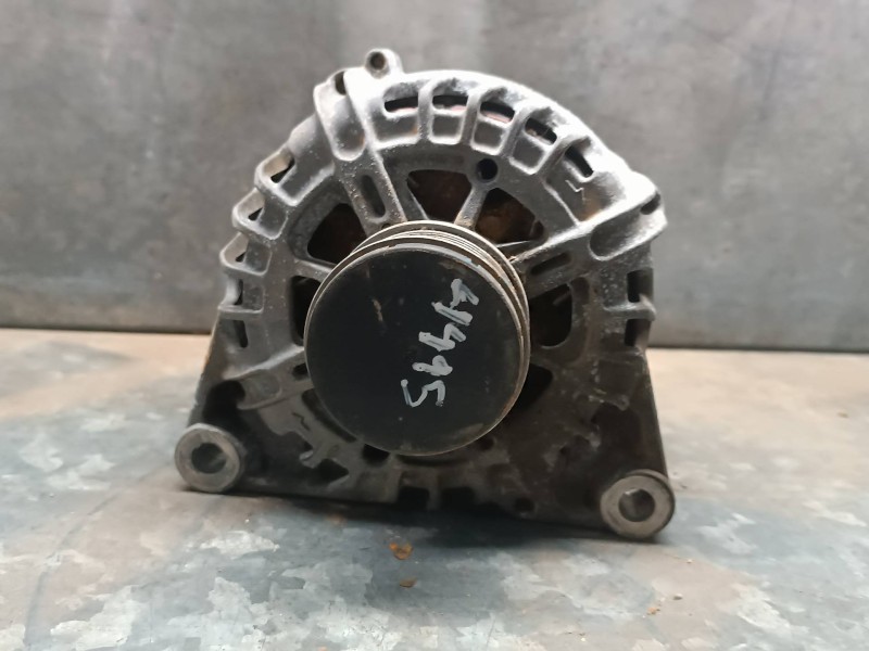 Recambio de alternador para citroen c4 picasso referencia OEM IAM 9670899580  VALEO