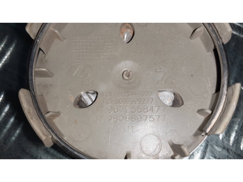 Recambio de tapacubos para peugeot 208 (p2) referencia OEM IAM 9672558477 9806697577 3 TAPAS
