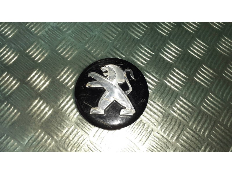 Recambio de tapacubos para peugeot 208 (p2) referencia OEM IAM 9672558477 9806697577 3 TAPAS