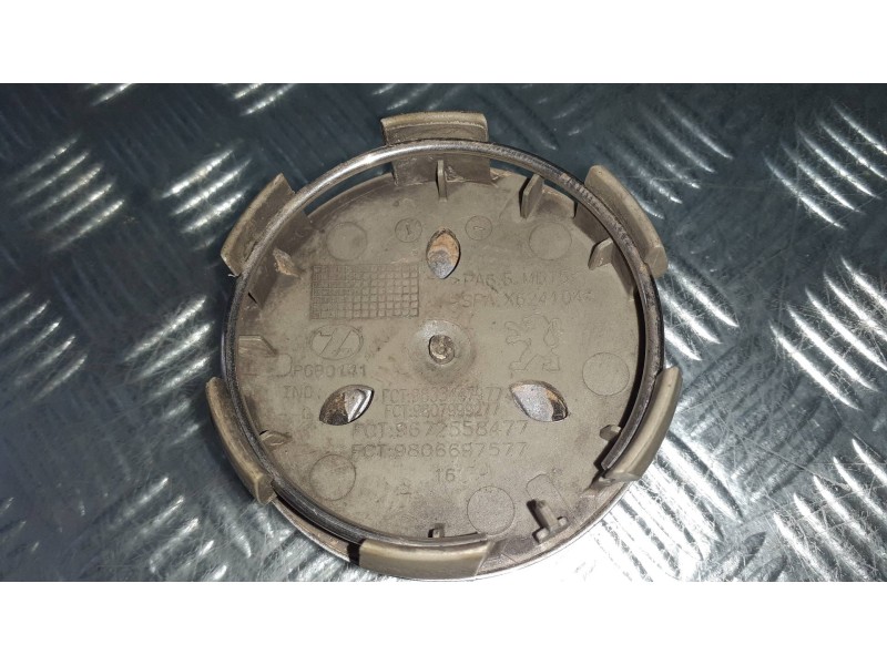 Recambio de tapacubos para peugeot 208 (p2) referencia OEM IAM 9672558477 9806697577 3 TAPAS
