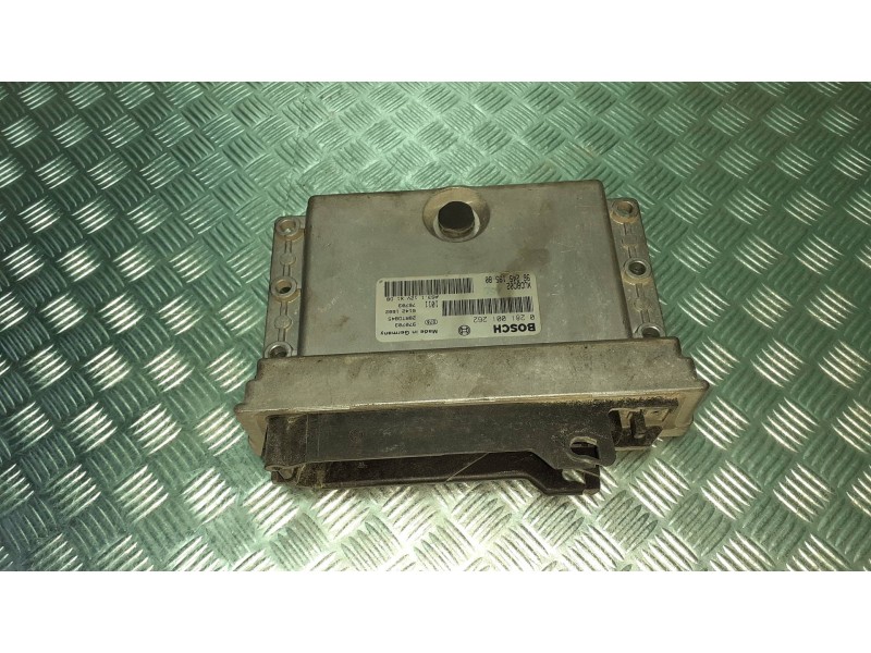 Recambio de centralita motor uce para peugeot 406 berlina (s1/s2) srdt referencia OEM IAM 0281001262 9624519580 BOSCH