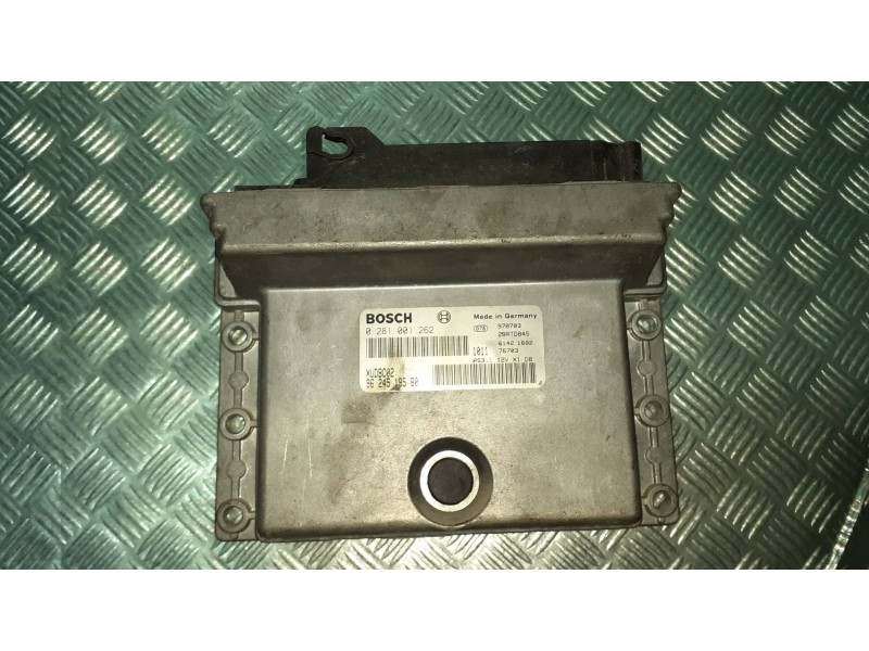 Recambio de centralita motor uce para peugeot 406 berlina (s1/s2) srdt referencia OEM IAM 0281001262 9624519580 BOSCH