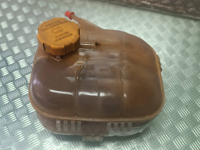Recambio de deposito expansion para opel zafira b enjoy referencia OEM IAM 460029937 13127129 GM
