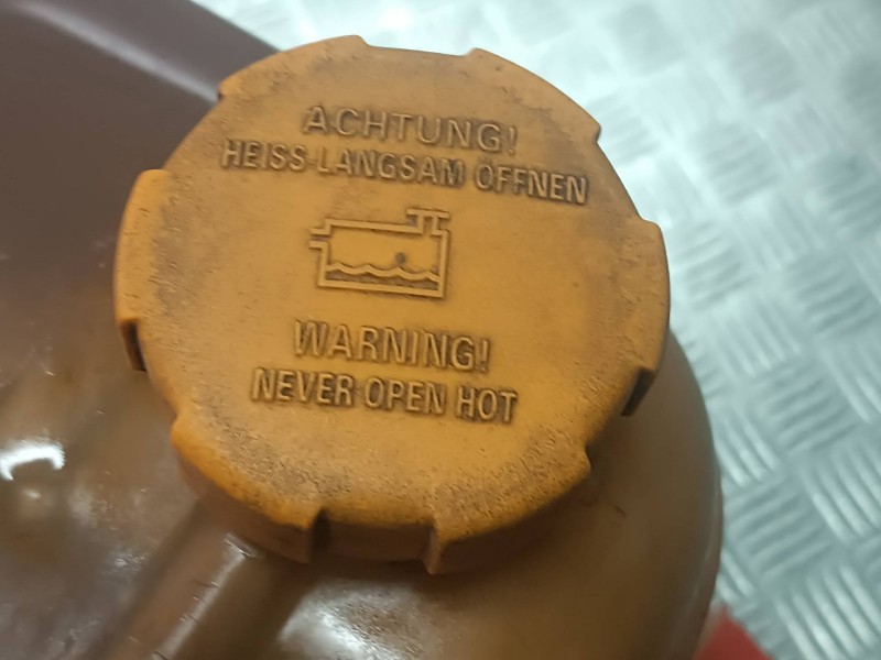 Recambio de deposito expansion para opel zafira b enjoy referencia OEM IAM 460029937 13127129 GM