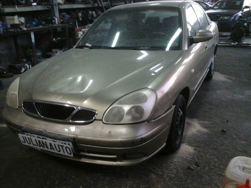 daewoo nubira berlina del año 2001