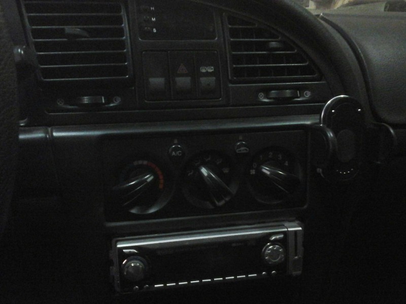 daewoo nubira berlina del año 2001