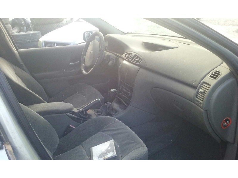 renault laguna ii (bg0) del año 2001