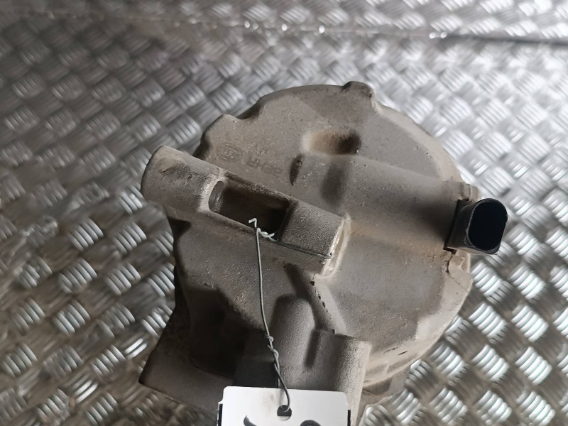 Recambio de compresor aire acondicionado para seat leon (1p1) referencia OEM IAM 8FK351322741 BEHR 2 PINES