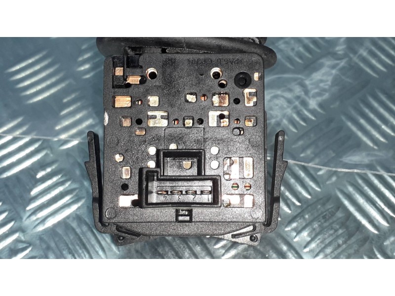 Recambio de mando intermitentes para opel meriva cosmo referencia OEM IAM 09185413 12268700 CONECTOR 4 PINES