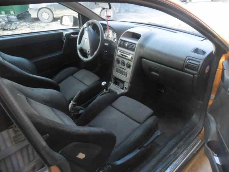 opel astra g coupé del año 2001