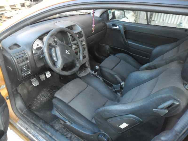 opel astra g coupé del año 2001