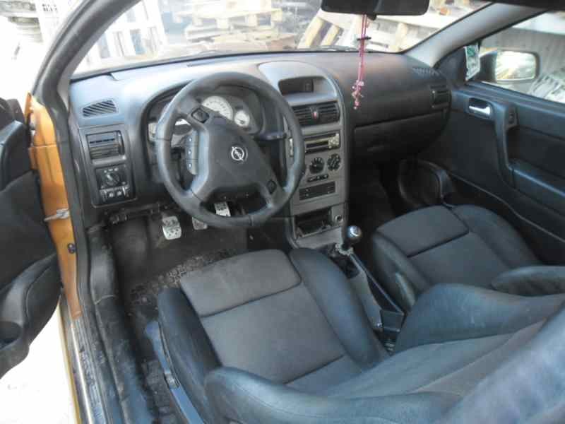 opel astra g coupé del año 2001