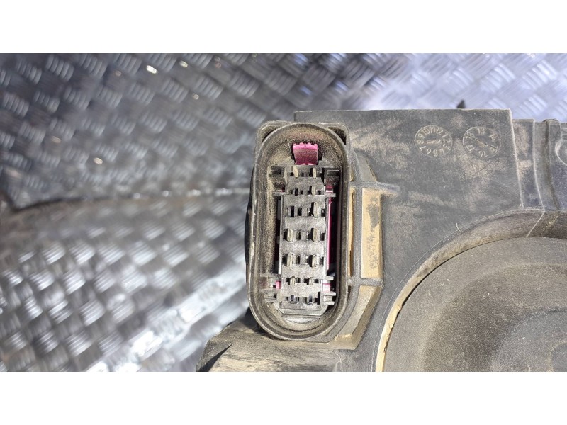 Recambio de faro derecho para ford focus lim. (cb8) referencia OEM IAM F1EB13W029CB  9 PINES