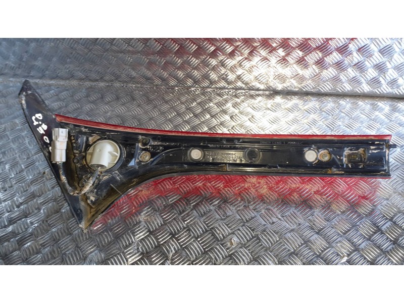 Recambio de piloto trasero derecho interior para mitsubishi eclipse cross referencia OEM IAM E1334639  2 PINES