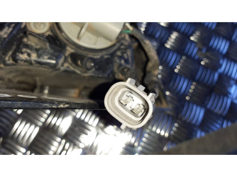 Recambio de piloto trasero derecho interior para mitsubishi eclipse cross referencia OEM IAM E1334639  2 PINES