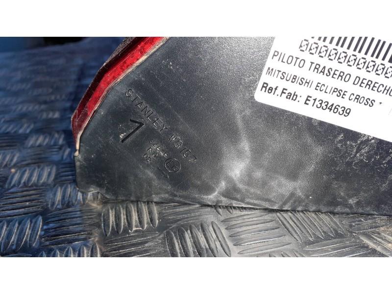 Recambio de piloto trasero derecho interior para mitsubishi eclipse cross referencia OEM IAM E1334639  2 PINES