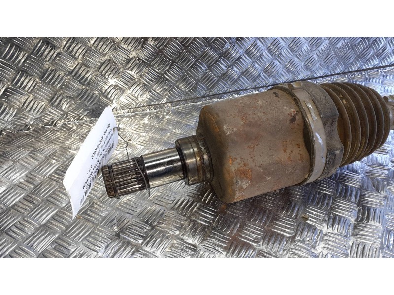 Recambio de transmision delantera izquierda para ford focus lim. (cb8) referencia OEM IAM AV613B437CC  FOMOCO