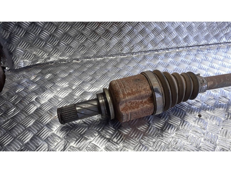 Recambio de transmision delantera derecha para renault clio iv referencia OEM IAM 391009101R  