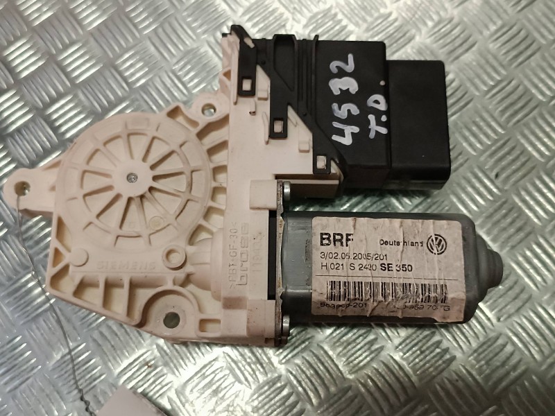 Recambio de motor elevalunas trasero derecho para seat leon (1p1) referencia OEM IAM 1H0959704G 18 PINES 0536006002