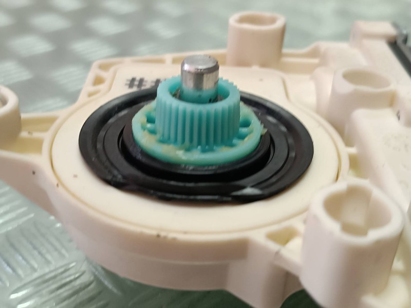 Recambio de motor elevalunas trasero derecho para seat leon (1p1) referencia OEM IAM 1H0959704G 18 PINES 0536006002