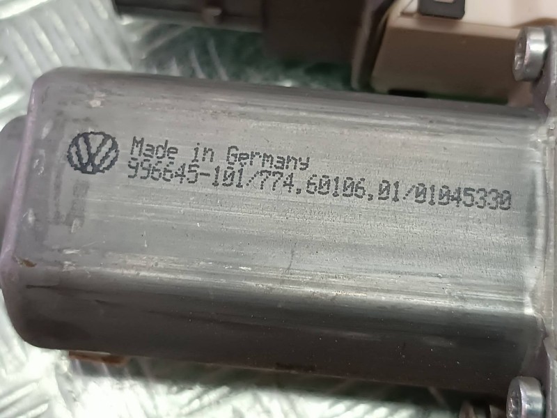 Recambio de motor elevalunas trasero derecho para seat leon (1p1) referencia OEM IAM 1H0959704G 18 PINES 0536006002
