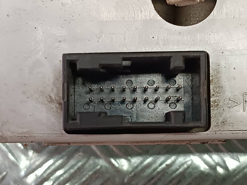 Recambio de pantalla multifuncion para seat arosa (6h1) referencia OEM IAM 9647409777  