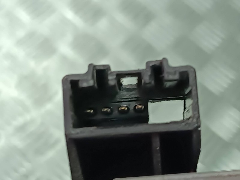 Recambio de cerradura maletero / porton para ford focus lim. (cb8) referencia OEM IAM 8M51R442A66DB 4 PINES 01041155004