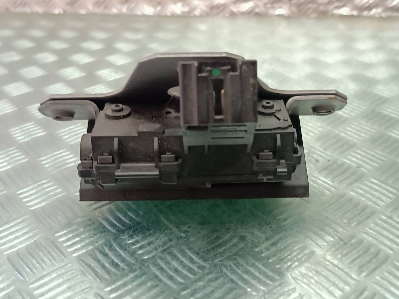 Recambio de cerradura maletero / porton para ford focus lim. (cb8) referencia OEM IAM 8M51R442A66DB 4 PINES 01041155004