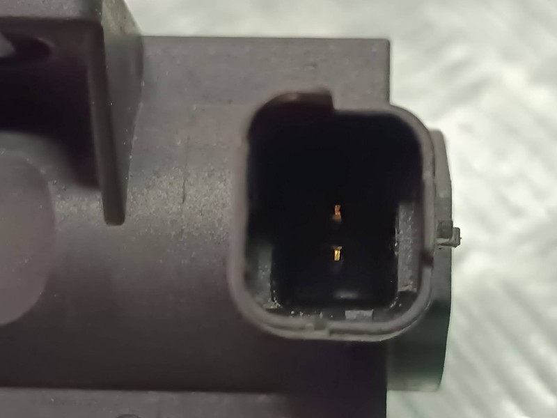 Recambio de electrovalvula para citroen berlingo referencia OEM IAM AV6Q9S468AJ  2 PINES