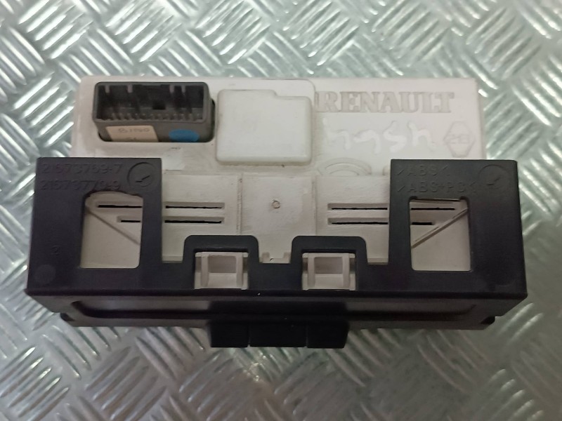 Recambio de pantalla multifuncion para renault megane ii coupe/cabrio referencia OEM IAM 8200350498A 216737709 SAGEM