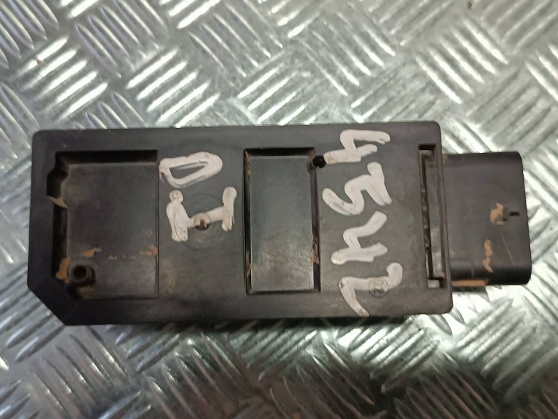 Recambio de modulo electronico para seat leon (kl1) referencia OEM IAM 5WA962133B DELANTERO IZQUIERDO APERTURA SIN LLAVE