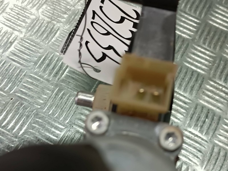 Recambio de motor elevalunas delantero derecho para seat leon (kl1) referencia OEM IAM 5Q0959802C 2 PINES BOSCH