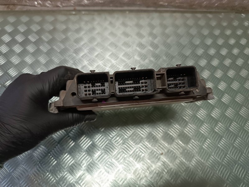 Recambio de centralita motor uce para renault megane ii coupe/cabrio referencia OEM IAM 0281012769  BOSCH