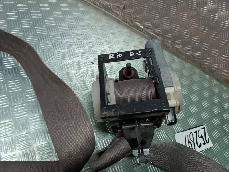 Recambio de cinturon seguridad delantero izquierdo para kia rio 1.5 crdi ex1 referencia OEM IAM 888701G300  