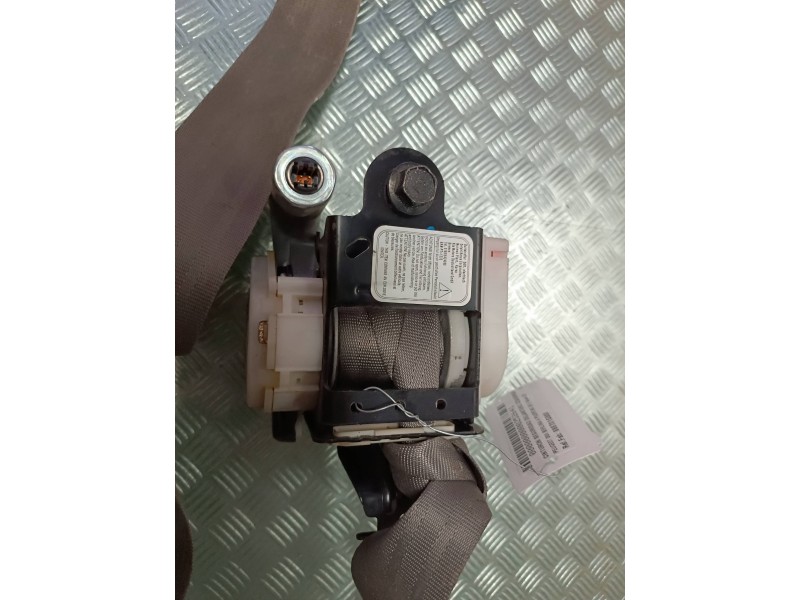 Recambio de cinturon seguridad delantero izquierdo para kia rio 1.5 crdi ex1 referencia OEM IAM 888701G300  