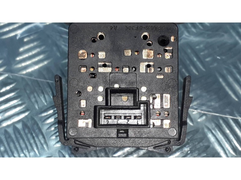 Recambio de mando limpia para opel meriva cosmo referencia OEM IAM 09185413 12268701 CONECTOR 4 PINES