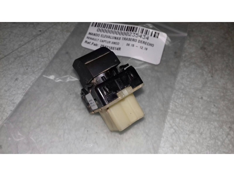 Recambio de mando elevalunas trasero derecho para renault captur xmod referencia OEM IAM 254218614R 10023874A 