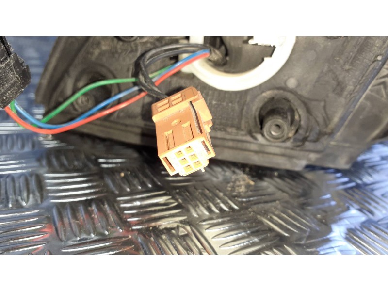 Recambio de retrovisor derecho para citroen berlingo cuadro referencia OEM IAM 232673076  ELECTRICO