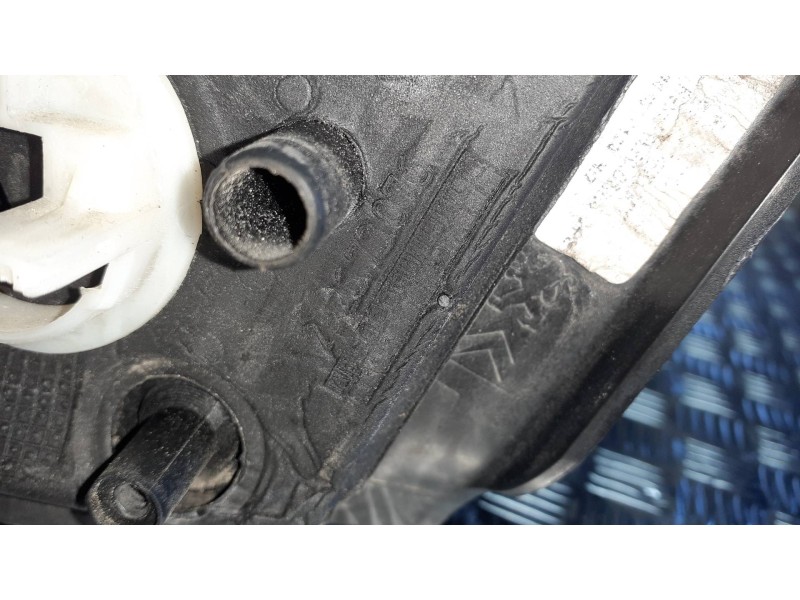 Recambio de retrovisor derecho para citroen berlingo cuadro referencia OEM IAM 232673076  ELECTRICO