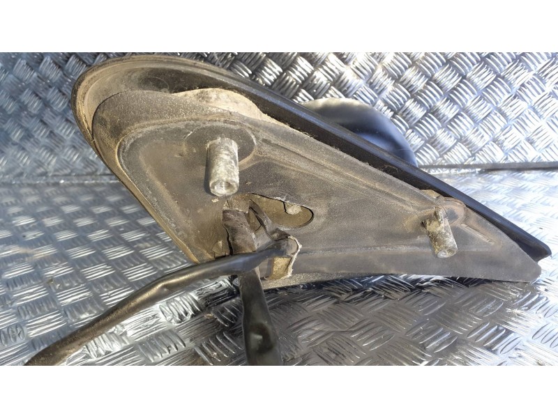 Recambio de retrovisor derecho para seat cordoba berlina (6k2) referencia OEM IAM E9024029  MANUAL