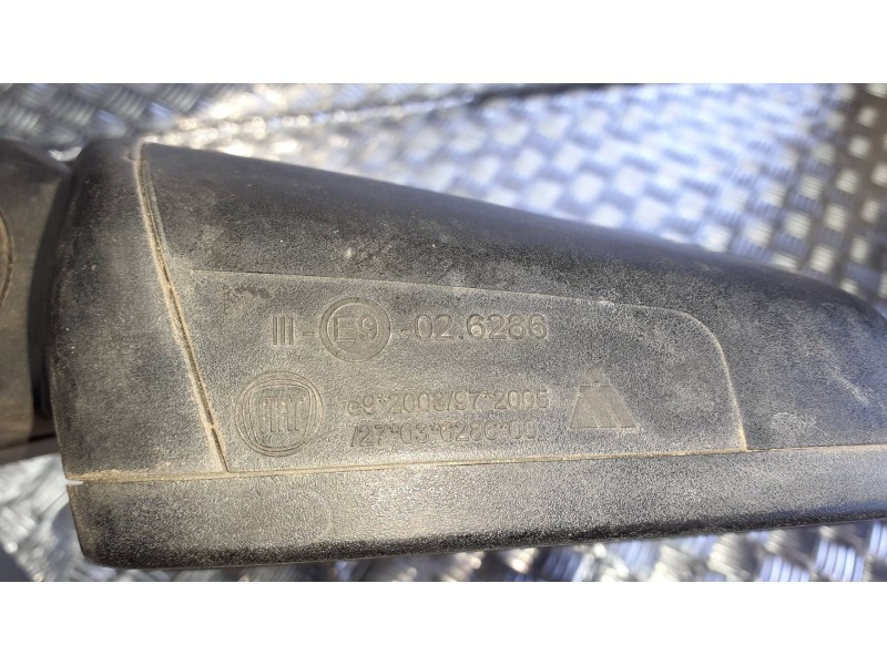 Recambio de retrovisor izquierdo para fiat doblo referencia OEM IAM 026286  MANUAL
