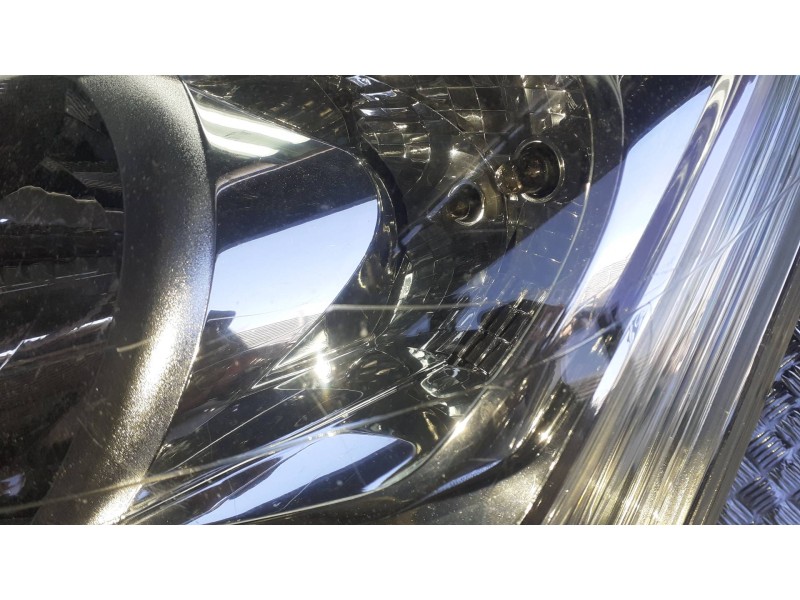 Recambio de faro izquierdo para citroen berlingo cuadro referencia OEM IAM 9682828280  8 PINES
