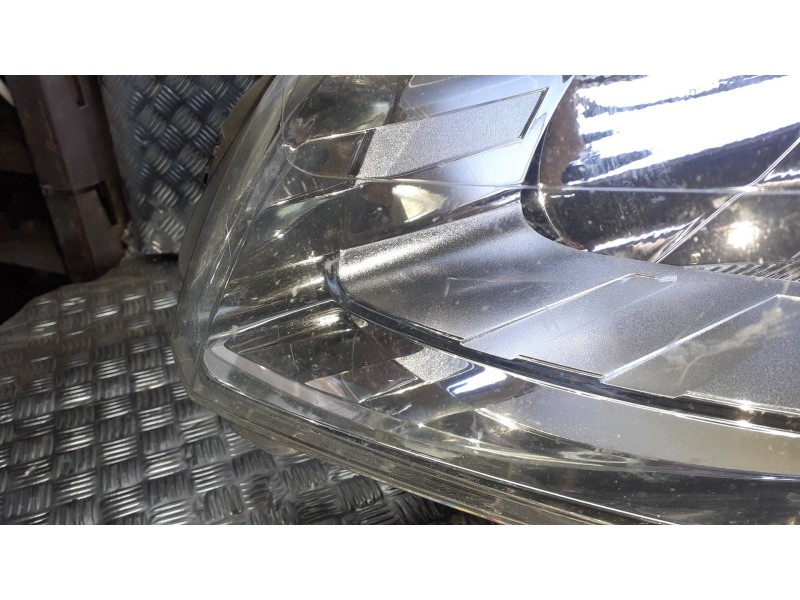 Recambio de faro izquierdo para citroen berlingo cuadro referencia OEM IAM 9682828280  8 PINES