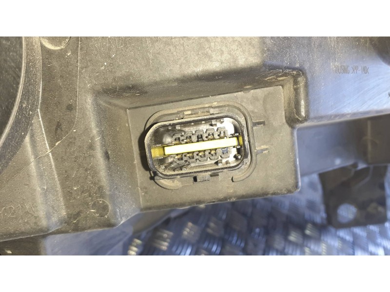 Recambio de faro izquierdo para citroen berlingo cuadro referencia OEM IAM 9682828280  8 PINES