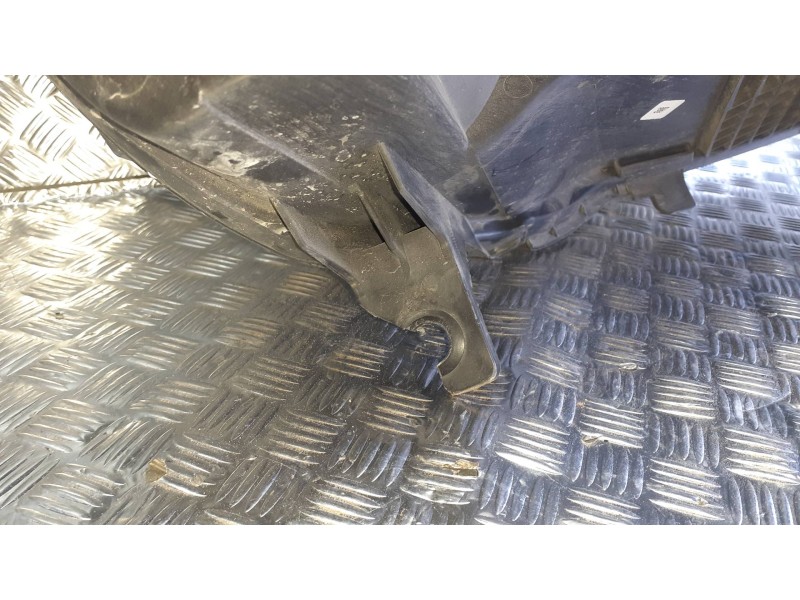 Recambio de faro izquierdo para citroen berlingo cuadro referencia OEM IAM 9682828280  8 PINES