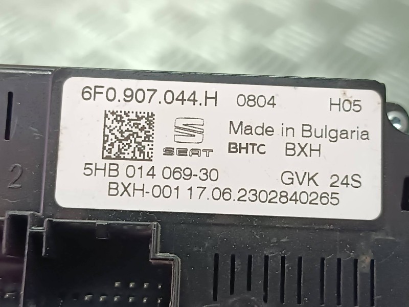 Recambio de mando climatizador para seat arona referencia OEM IAM 6F0907044H 21088212 5HB01406930