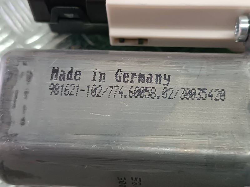 Recambio de motor elevalunas delantero derecho para seat leon (1p1) referencia OEM IAM 1K0959792H 1P0837402A BOSCH