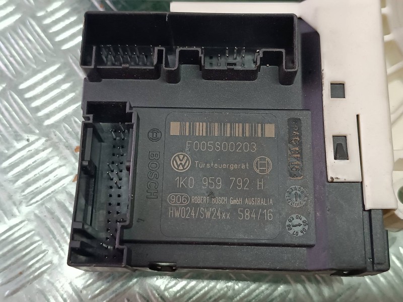 Recambio de motor elevalunas delantero derecho para seat leon (1p1) referencia OEM IAM 1K0959792H 1P0837402A BOSCH